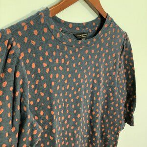 🌸 Lucky Brand Fitted Knit Top – Puff Sleeve – Navy with Orange Dots – Size M